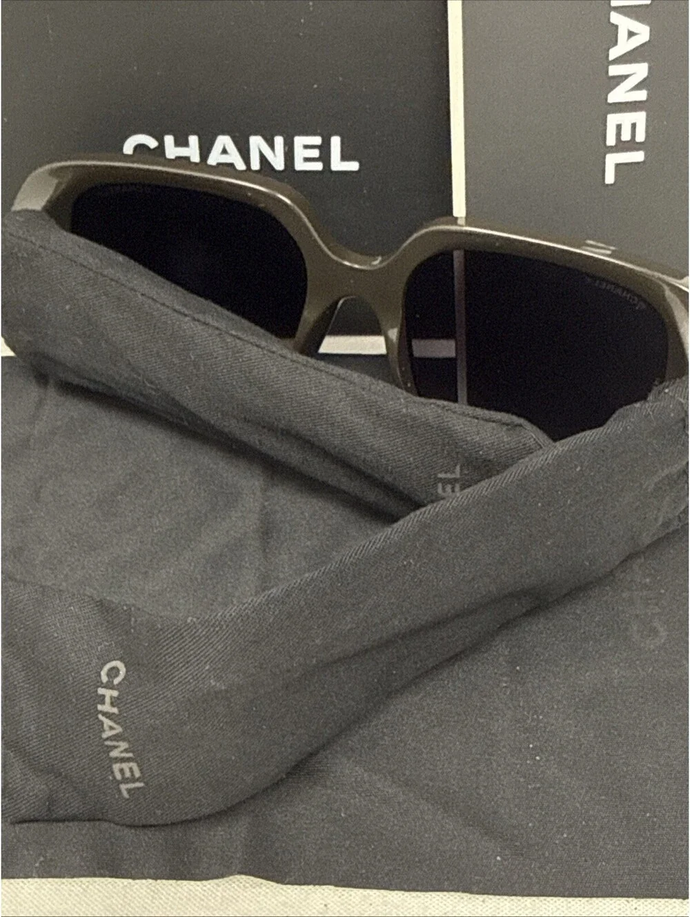 CHANEL CH 5532 Sunglasses Dark Brown Frame Gray Gradient Lens - Authentic NIB